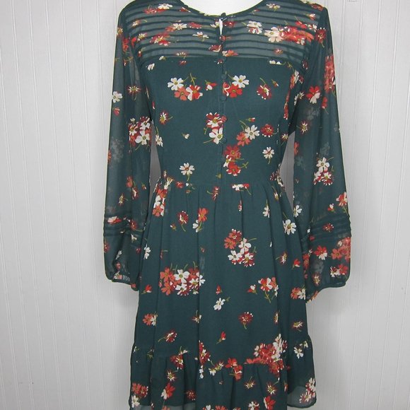 Madewell Dresses & Skirts - Madewell Pintuck Floral Ruffle Dress Size 8
